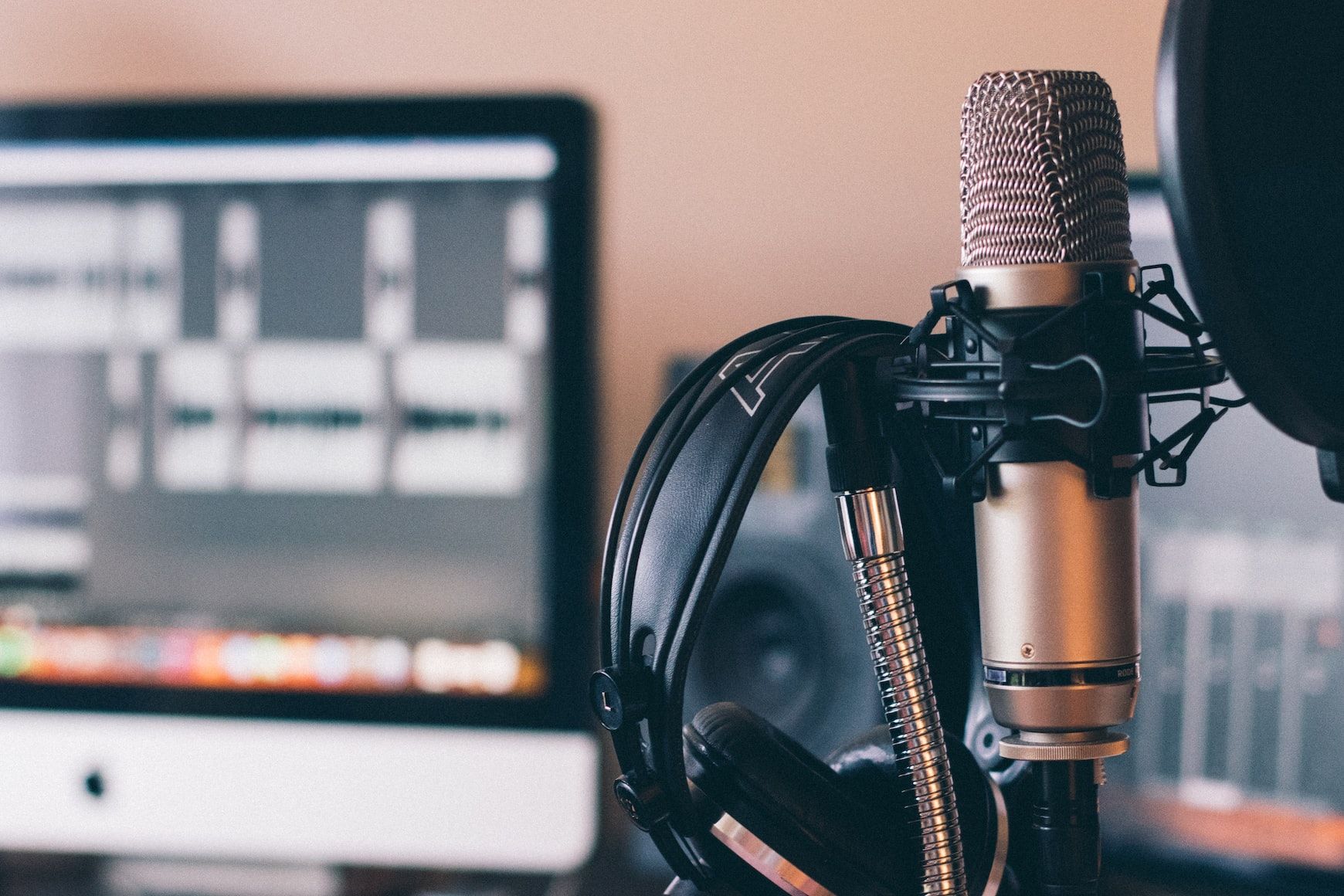 How To Transcribe Interviews Quickly