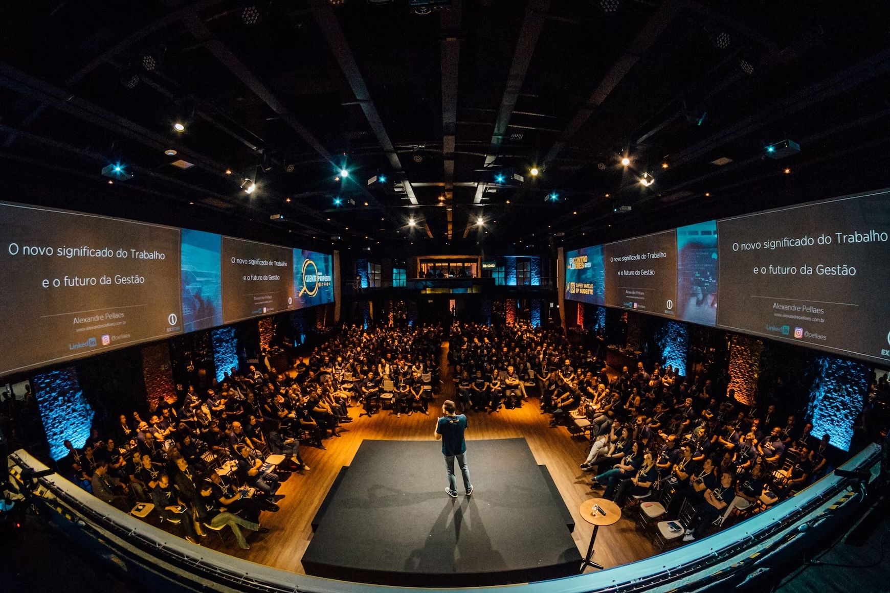 The Science Behind Subtitles in Business Presentations and Advertisement